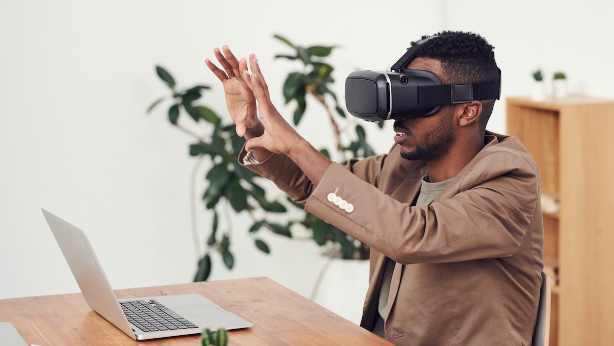 How to train staff with VR headsets